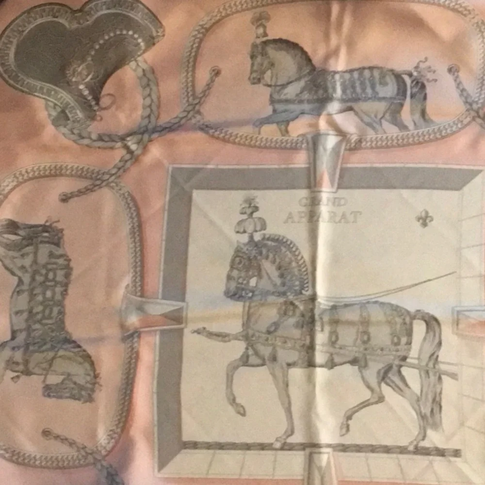 34" x  34" Hermès Grand Aparat in ✨RARE✨ Gray/Rose Pâle/Pink Colorway! - Picture 8 of 8